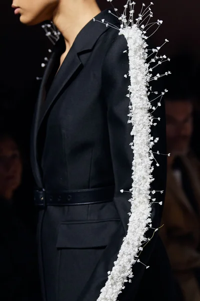 Look 34